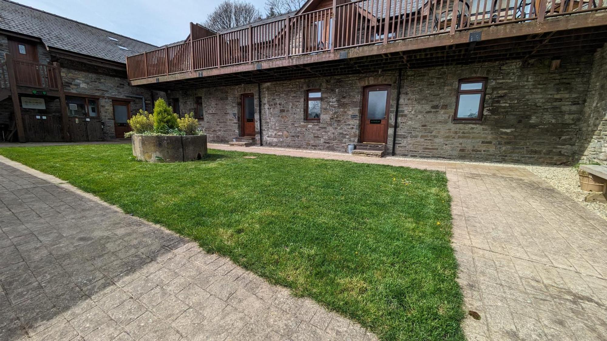 Vale Farm Cottages Brecon Kültér fotó