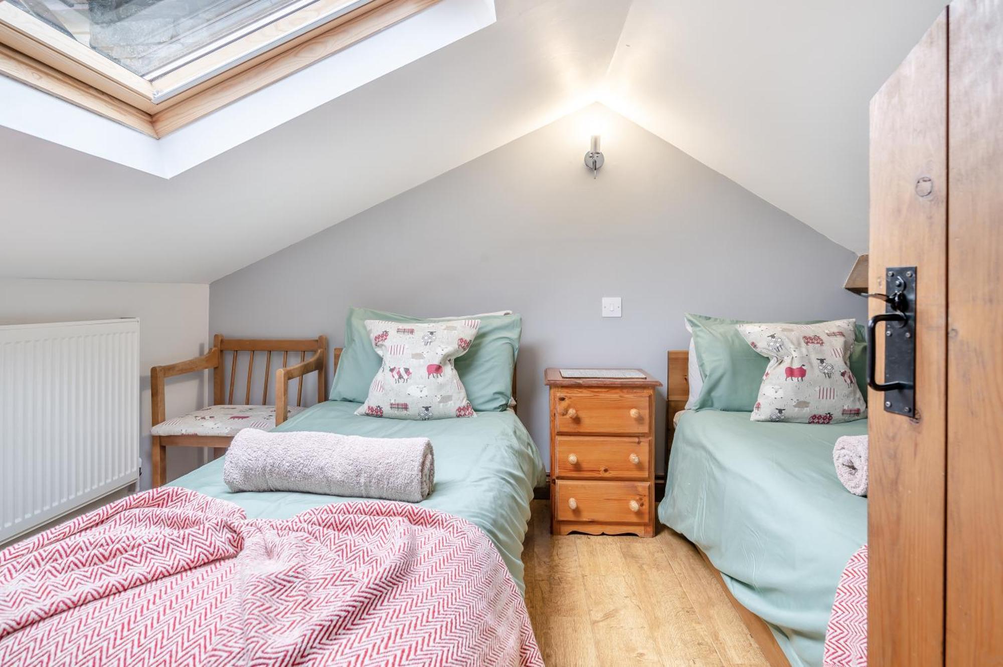 Vale Farm Cottages Brecon Szoba fotó